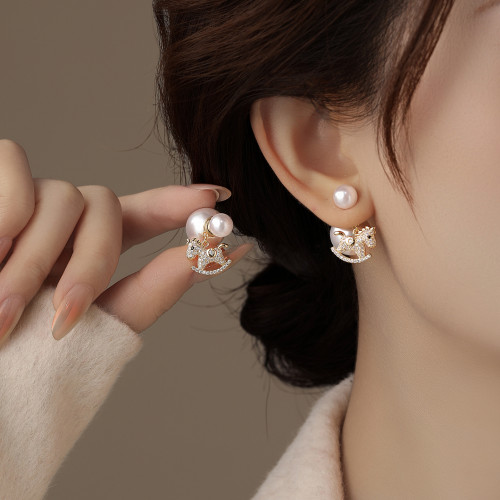 前後式珍珠小馬本命年耳環女2026新款爆款高級感輕奢耳釘冬天耳飾