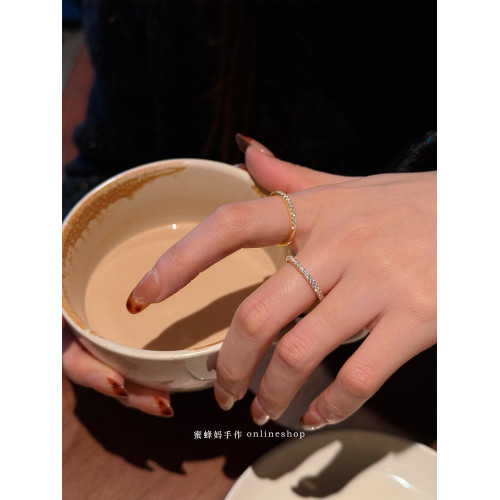 蜜蜂媽手作 輕奢高級感小排鑽戒指女超閃細圈百搭精緻曡戴指環 蜜蜂媽手作 輕奢高級感小排鑽戒指女超閃細圈百搭精緻曡戴指環