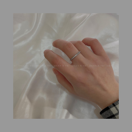 OKAY X 閃閃捷克水鑽小巧簡約設計鈦鋼指環百搭關節指環尾戒細圈
