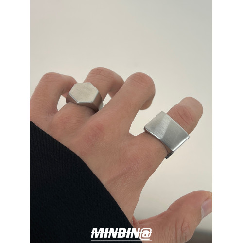 戒指男女冷淡風小衆ins潮牌尾戒酷簡約光面素圈鈦鋼指環情侶對戒