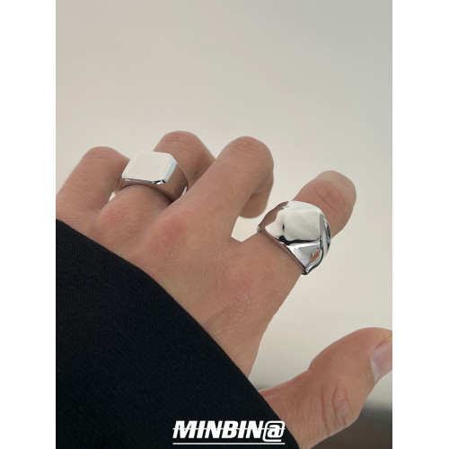 戒指男女冷淡風小衆ins潮牌尾戒酷簡約光面素圈鈦鋼指環情侶對戒