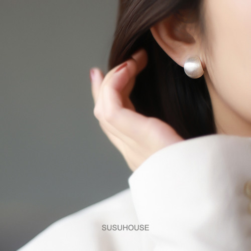 高級感拉絲圓球耳夾蚊香盤無耳洞女銀色耳環清冷風無痛耳飾設計感