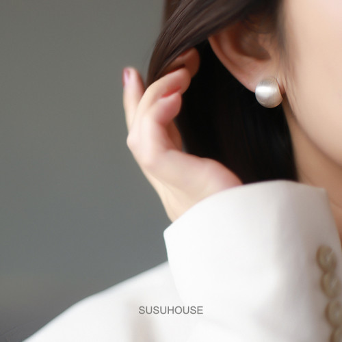 高級感拉絲圓球耳夾蚊香盤無耳洞女銀色耳環清冷風無痛耳飾設計感