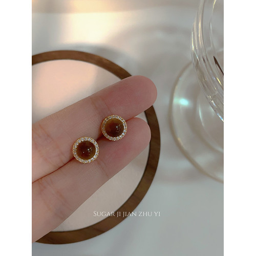 SUGAR 小巧精緻虎眼石耳釘美拉德高級感復古2026年新款爆款耳環女 SUGAR 小巧精緻虎眼石耳釘美拉德高級感復古2026年新款爆款耳環女