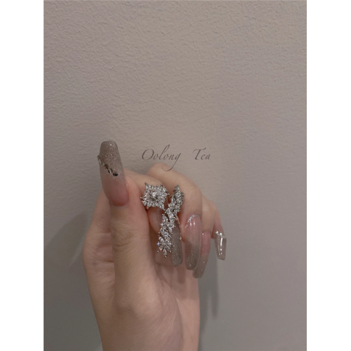 富家千金繁花水鑽戒指氣質百搭高級感氛圍開口戒可調節 富家千金繁花水鑽戒指氣質百搭高級感氛圍開口戒可調節