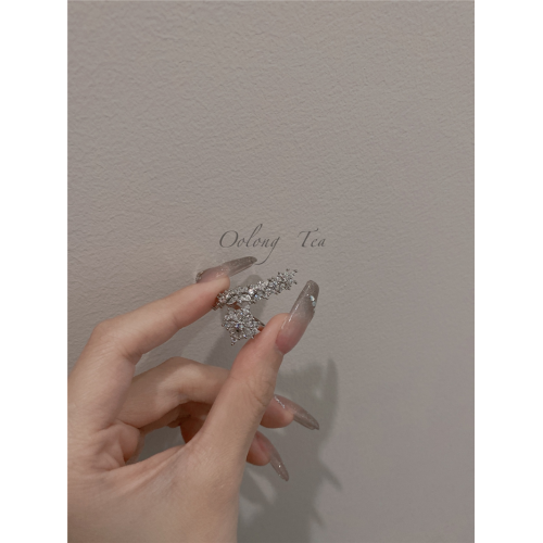 富家千金繁花水鑽戒指氣質百搭高級感氛圍開口戒可調節 富家千金繁花水鑽戒指氣質百搭高級感氛圍開口戒可調節