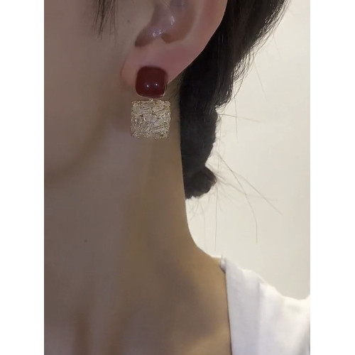 銀針紅色耳釘精緻時尚方形滿鑽耳環簡約設計個性耳飾秋冬新款韓國 銀針紅色耳釘精緻時尚方形滿鑽耳環簡約設計個性耳飾秋冬新款韓國