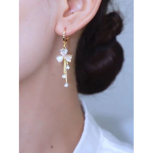 輕奢三葉花耳環2025年新款潮小衆設計感高級流蘇耳釦春夏氣質耳飾 輕奢三葉花耳環2025年新款潮小衆設計感高級流蘇耳釦春夏氣質耳飾