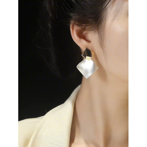 網紅拼色拉絲銀色菱形耳環個性925銀針女士耳釘2025新款高級感潮 網紅拼色拉絲銀色菱形耳環個性925銀針女士耳釘2025新款高級感潮