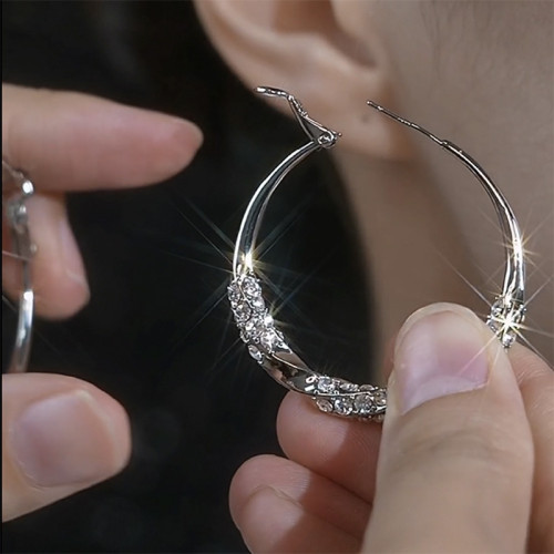 銀色鑲鑽耳圈輕奢高級感顯臉瘦大圈耳環925銀針耳釦網紅爆款耳飾 銀色鑲鑽耳圈輕奢高級感顯臉瘦大圈耳環925銀針耳釦網紅爆款耳飾