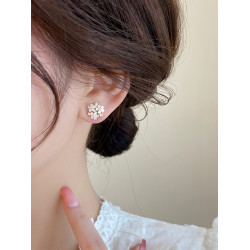 花朵春夏耳釘女2026新款爆款輕奢高級感耳環獨特耳飾耳夾無耳洞女