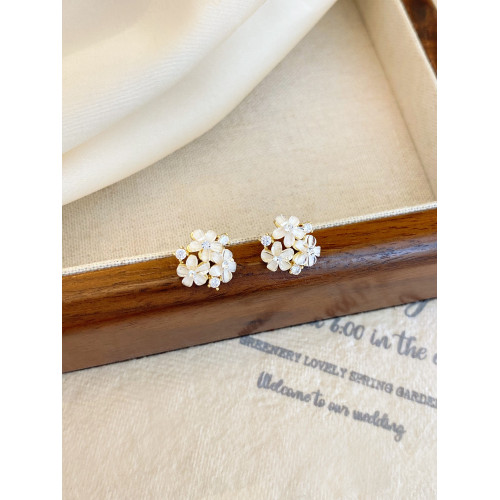 花朵春夏耳釘女2026新款爆款輕奢高級感耳環獨特耳飾耳夾無耳洞女 花朵春夏耳釘女2026新款爆款輕奢高級感耳環獨特耳飾耳夾無耳洞女