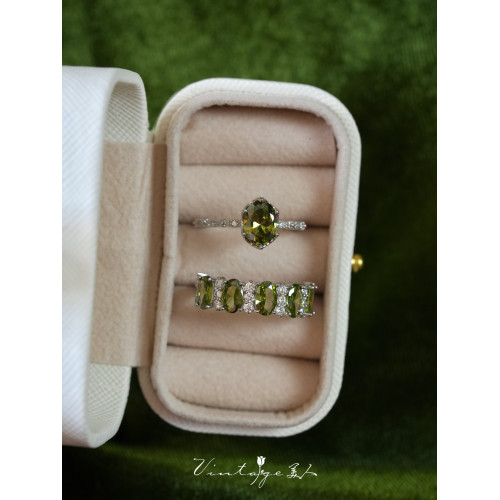 「挪威森林」法式復古高級感優雅閃耀精緻輕奢顯白橄欖綠開口戒指