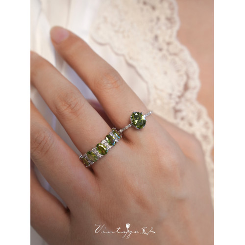 「挪威森林」法式復古高級感優雅閃耀精緻輕奢顯白橄欖綠開口戒指