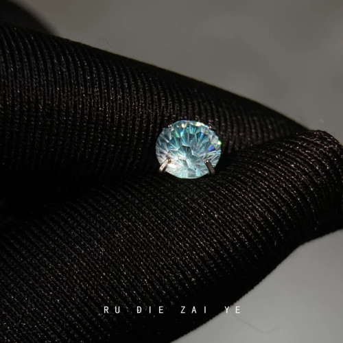 如蝶在野 薄荷糖~6mm爆閃菸花切耳蝸釘鈦鋼平底8mm耳骨釘耳釘 如蝶在野 薄荷糖~6mm爆閃菸花切耳蝸釘鈦鋼平底8mm耳骨釘耳釘