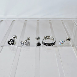 二十二丁目黑色耳釘高級感女愛心耳飾耳骨釘十字架耳圈耳環度假風