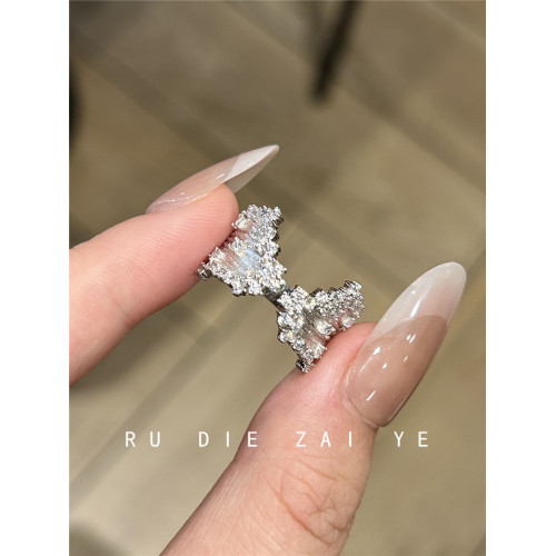 如蝶在野 閃耀星辰~清冷感鋯石微鑲戒指輕奢高級小衆設計感開口戒