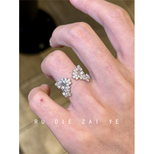 如蝶在野 閃耀星辰~清冷感鋯石微鑲戒指輕奢高級小衆設計感開口戒