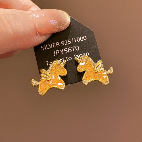 馬年黃水晶小馬耳釘女高級感輕奢耳環巨好看的本命年耳飾2026新年