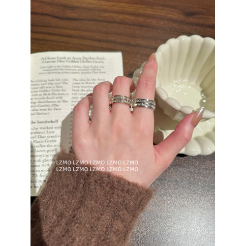 LZMO 滿天星戒指女鈦鋼不掉色滿鑽ins冷淡風輕奢情侶對戒食指指環 LZMO 滿天星戒指女鈦鋼不掉色滿鑽ins冷淡風輕奢情侶對戒食指指環