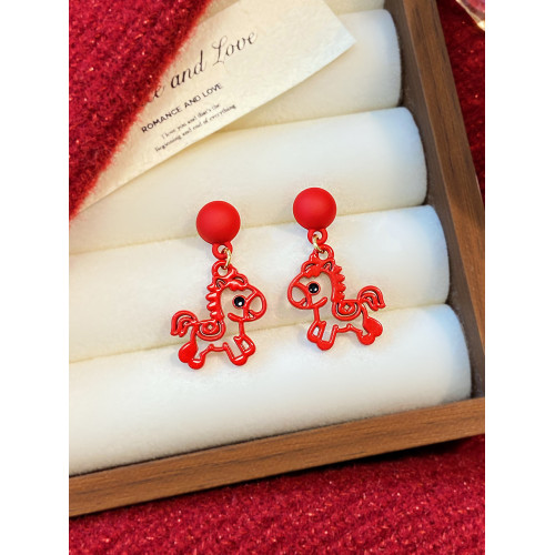 生肖小馬新年紅色本命年耳夾耳環2026新款爆款高級感耳釘耳飾女