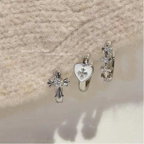 Maywct 白色愛心十字架甜酷百搭雙耳洞耳圈鈦鋼耳釦耳飾直針養耳