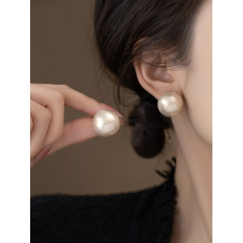 極簡設計咬口珍珠耳釘女2026年秋冬新款爆款氣質簡約百搭耳環耳飾 極簡設計咬口珍珠耳釘女2026年秋冬新款爆款氣質簡約百搭耳環耳飾