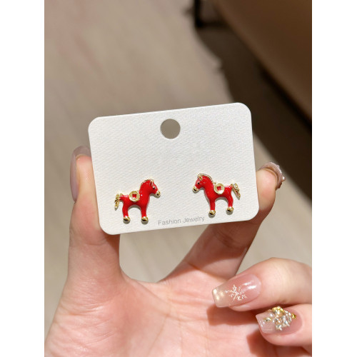 LYNNROMAN紅色銅錢小馬耳釘女高級感禮物百搭小巧本命年生肖耳飾 LYNNROMAN紅色銅錢小馬耳釘女高級感禮物百搭小巧本命年生肖耳飾