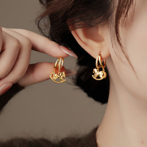 馬年金色小馬錢幣耳環女輕奢高級感耳釘新年耳飾2026新款馬上有錢 馬年金色小馬錢幣耳環女輕奢高級感耳釘新年耳飾2026新款馬上有錢