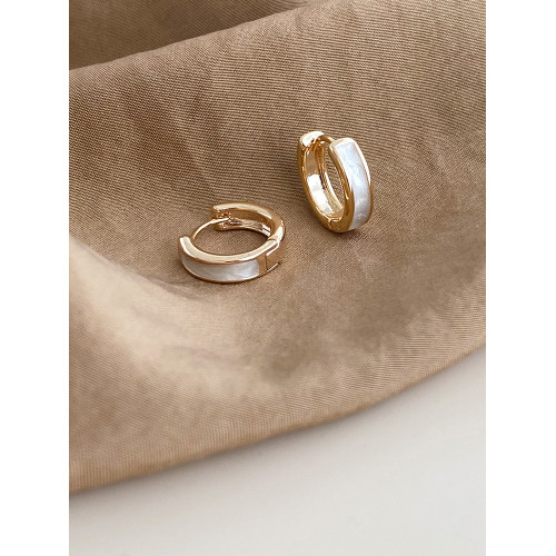 DOUDOUSTORE高級感精緻小巧琺瑯圓環耳釦耳環女奶白圈圈耳圈耳飾