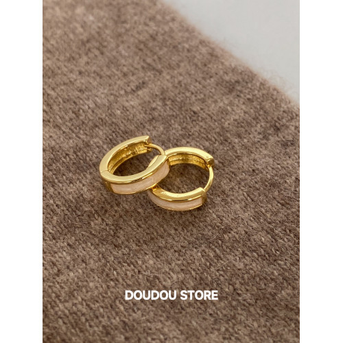 DOUDOUSTORE高級感精緻小巧琺瑯圓環耳釦耳環女奶白圈圈耳圈耳飾