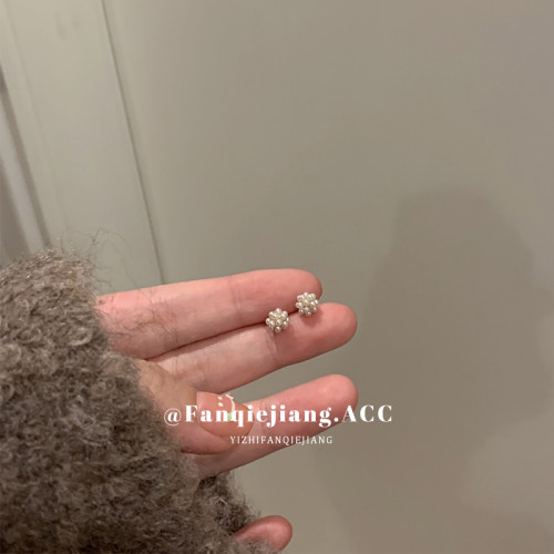 一隻番茄醬睡覺不用摘的mini珍珠小耳環小衆設計高級感耳釘女 一隻番茄醬睡覺不用摘的mini珍珠小耳環小衆設計高級感耳釘女