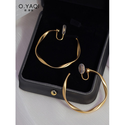 簡約扭曲C形大圈可晃動蚊香盤耳夾無耳洞一體式歐美耳釘女耳飾 簡約扭曲C形大圈可晃動蚊香盤耳夾無耳洞一體式歐美耳釘女耳飾