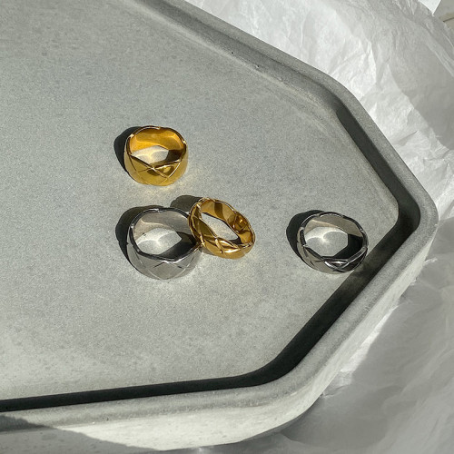 DOUDOU不掉色鈦鋼冷淡風菱格戒指設計金屬復古情侶對戒網紅男女