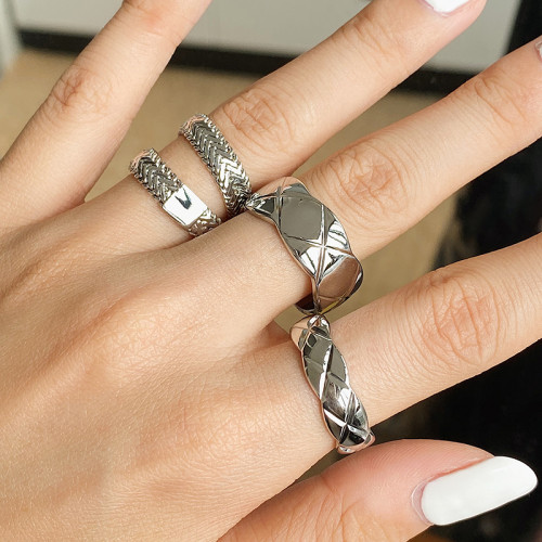 DOUDOU不掉色鈦鋼冷淡風菱格戒指設計金屬復古情侶對戒網紅男女