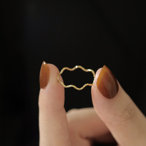 不掉色!細細的波浪戒指女小衆獨特設計素圈指環時尚輕奢高級感 不掉色!細細的波浪戒指女小衆獨特設計素圈指環時尚輕奢高級感
