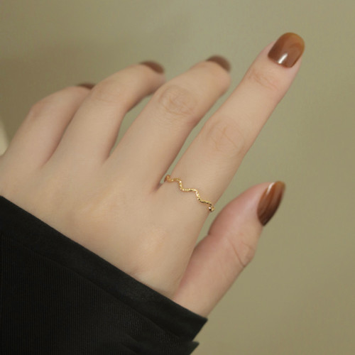 不掉色!細細的波浪戒指女小衆獨特設計素圈指環時尚輕奢高級感 不掉色!細細的波浪戒指女小衆獨特設計素圈指環時尚輕奢高級感