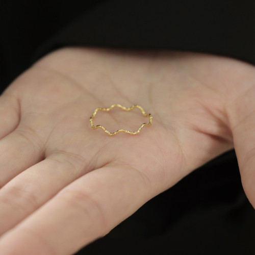 不掉色!細細的波浪戒指女小衆獨特設計素圈指環時尚輕奢高級感 不掉色!細細的波浪戒指女小衆獨特設計素圈指環時尚輕奢高級感