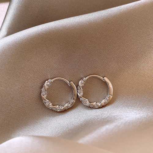 珍珠耳環圈圈2026新款爆款高級感耳飾女馬年輕奢金色素圈耳釦耳圈