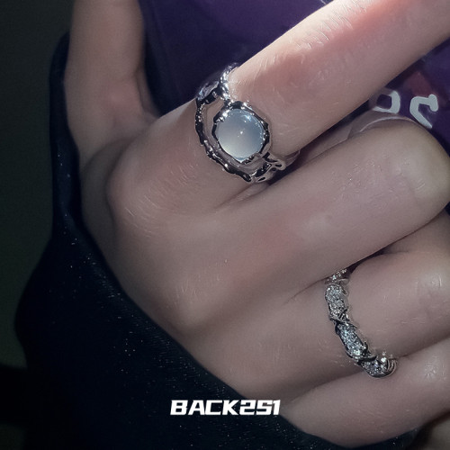 小衆設計月光石戒指女鑲鑽開口可調節冷淡風輕奢高級感素圈食指戒