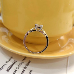 莫桑石結緣款女士戒指雙色時尚款s925銀不過敏主石1克拉