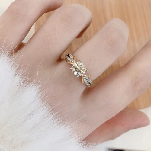 莫桑石結緣款女士戒指雙色時尚款s925銀不過敏主石1克拉