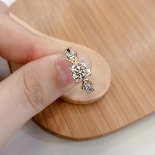 莫桑石結緣款女士戒指雙色時尚款s925銀不過敏主石1克拉