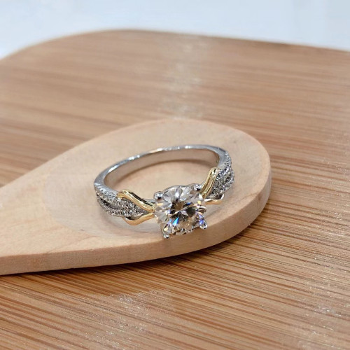 莫桑石結緣款女士戒指雙色時尚款s925銀不過敏主石1克拉