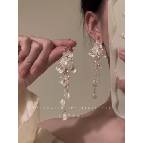 「月白櫻落」白色花朵耳環2026新款爆款超仙耳飾女法式流蘇耳釘