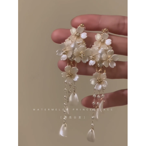 「月白櫻落」白色花朵耳環2026新款爆款超仙耳飾女法式流蘇耳釘