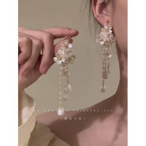 「月白櫻落」白色花朵耳環2026新款爆款超仙耳飾女法式流蘇耳釘