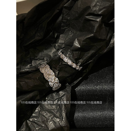 小香風菱格紋曡戴戒指輕奢簡約百搭條戒排戒微鑲滿鑽甜酷風開口戒 小香風菱格紋曡戴戒指輕奢簡約百搭條戒排戒微鑲滿鑽甜酷風開口戒