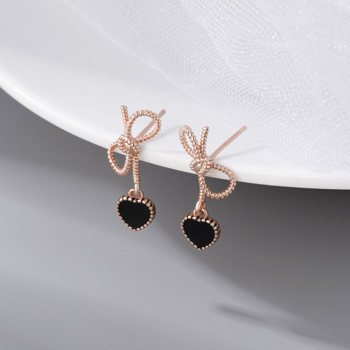 黑色桃心蝴蝶結短款耳環輕奢高級感耳墜法式復古心形耳飾甜美耳夾