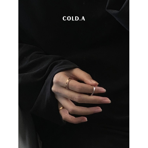 鍾情/不掉色鈦鋼戒指女情侶款對戒閉口鋯石曡戴自律尾戒男小指